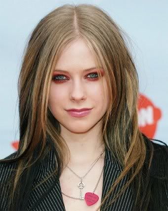 Avrilsuit.jpg Avril Lavigne image by azzy2121