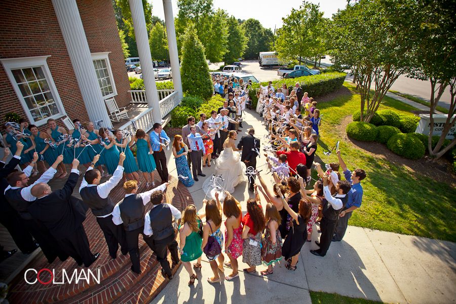 IMAGE: http://i182.photobucket.com/albums/x148/jcolman_photo/jon%20and%20kristi%20wedding/kristi-175.jpg