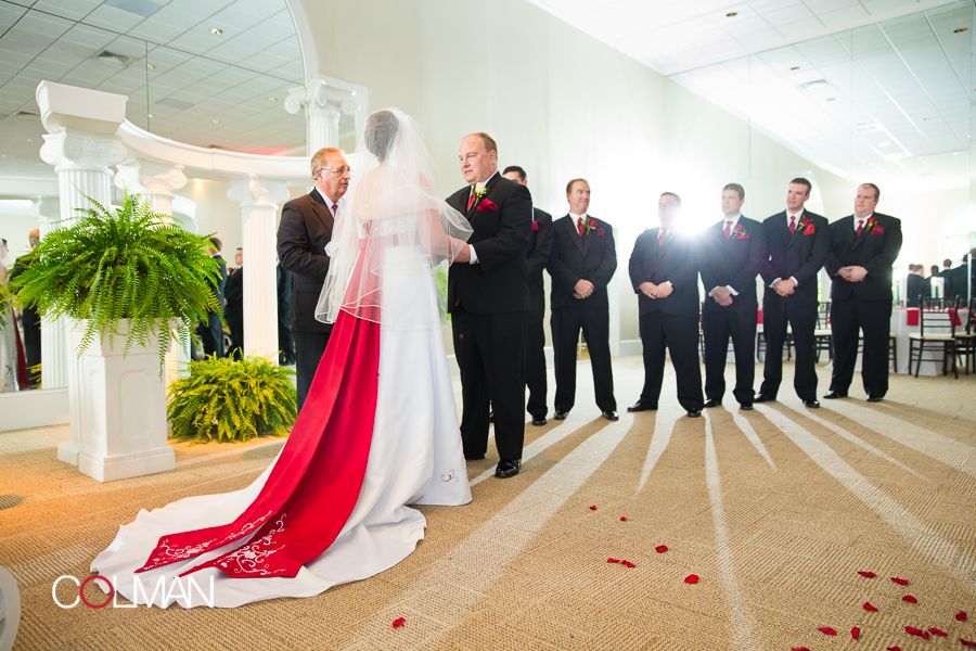 IMAGE: http://i182.photobucket.com/albums/x148/jcolman_photo/reception%20lighting/wedding-471_zps75d8c60d.jpg