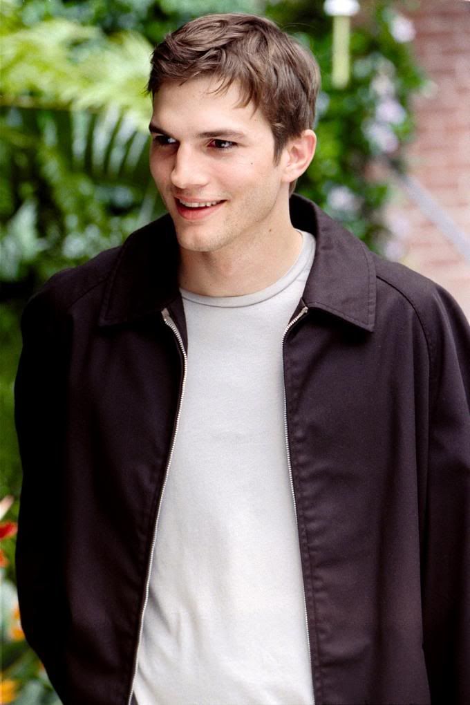 Ashton Kutcher Long Or Short Hair Yahoo Answers