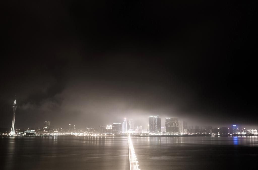 http://i182.photobucket.com/albums/x227/surferwaikiki/Macau%20Foggy%20Day/CK2A5219_zpsktpgxw3r.jpg
