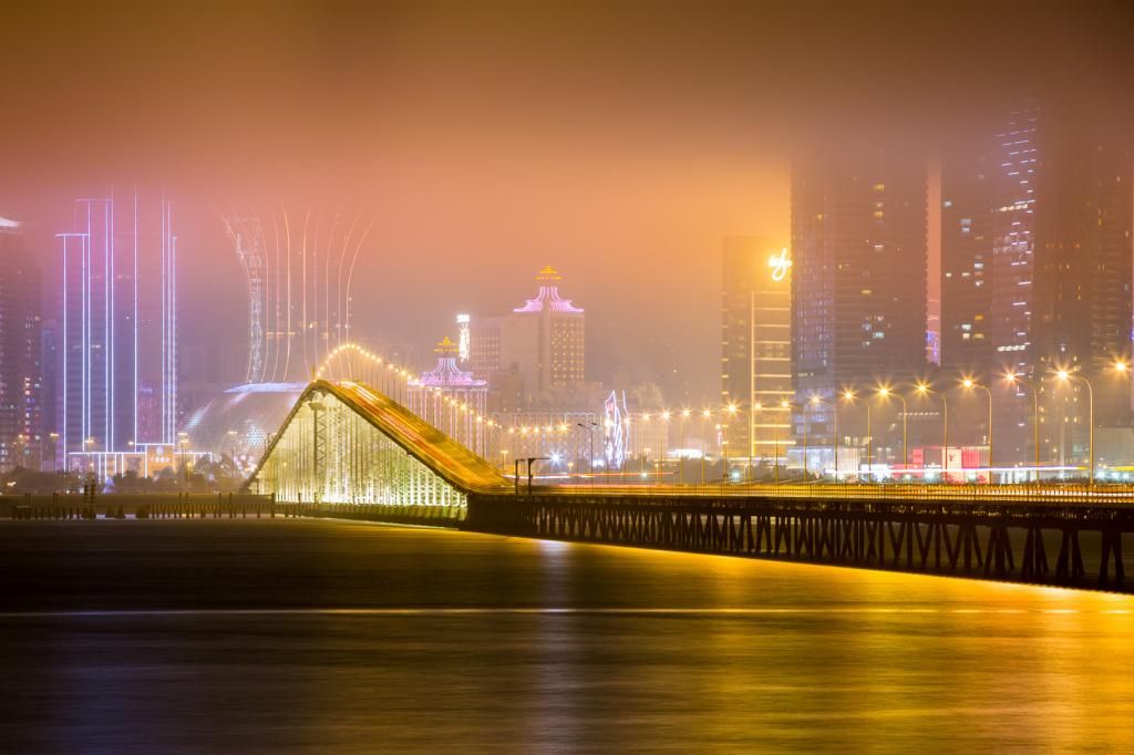 http://i182.photobucket.com/albums/x227/surferwaikiki/Macau%20Foggy%20Day/CK2A5240_zpswhsi9kgg.jpg