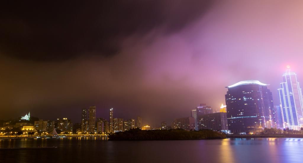 http://i182.photobucket.com/albums/x227/surferwaikiki/Macau%20Foggy%20Day/CK2A5266_zpsbx2oy0nf.jpg