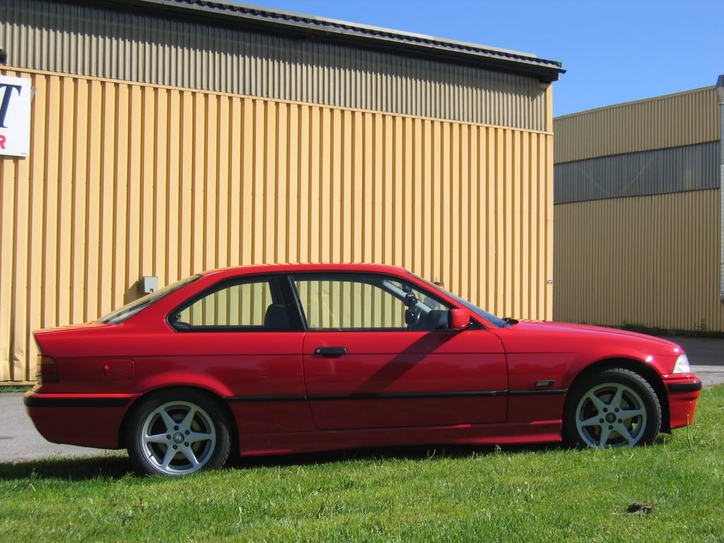 bmw320010.jpg