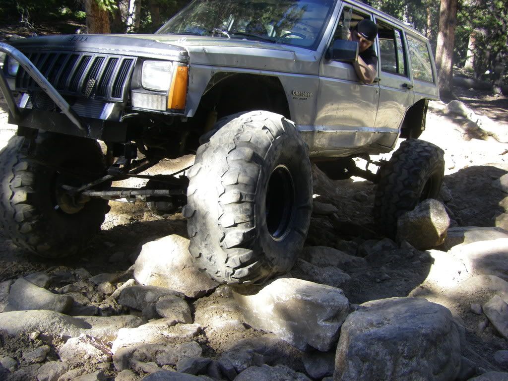85 V8 XJ Cherokee crawler Pirate 4x4