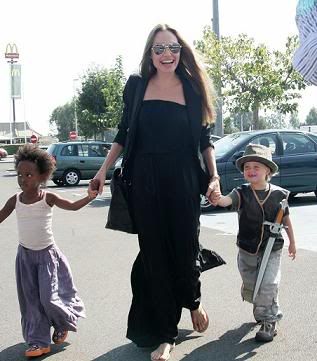 angelina jolie com filhos 1 angelina jolie com filhos 1