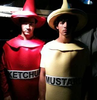 foto jonas brothers catchup mostarda foto jonas brothers catchup mostarda