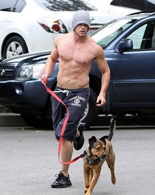 kellan lutz cachorro kola kellan lutz cachorro kola