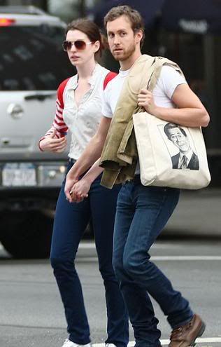 namoro anne hathaway adam shulman namoro anne hathaway adam shulman