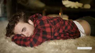 vampiro robert pattinson na cama 1 vampiro robert pattinson na cama 1