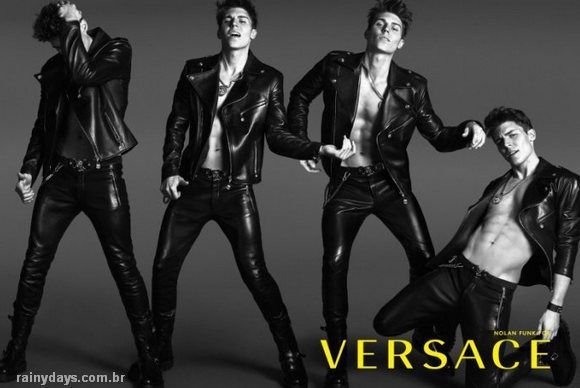 Nolan Gerard Funk sem camisa para Versace 3