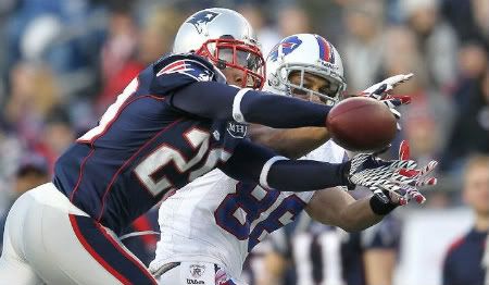 Sterling Moore #29 of the New England Patriots intercepts a pass intended for David Nelson #86 of the Buffalo Bills in the second half at Gillette Stadium on January 1, 2012 in Foxboro, Massachusetts.