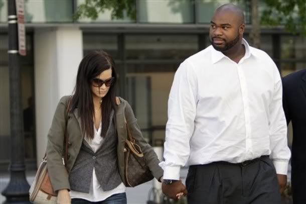 New England Patriots NFL football defensive lineman Albert Haynesworth arrives at D.C. Superior Court in Washington, Monday, Aug. 22, 2011. Haynesworth was due in court the day before the scheduled start of a misdemeanor sexual abuse trial.