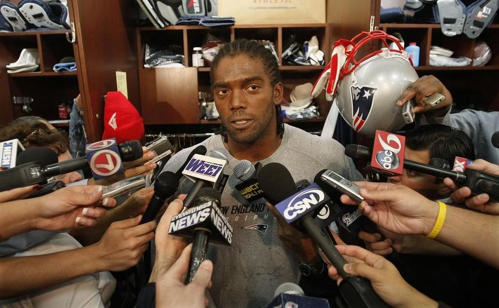 WR Randy Moss speaks with reporters.  Patriots.com photo