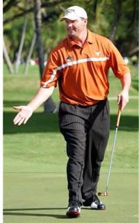 Roger Clemens golfing - AP photo